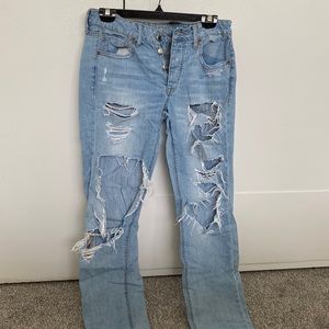 Ripped American Eagle Tomgirl jeans size 6